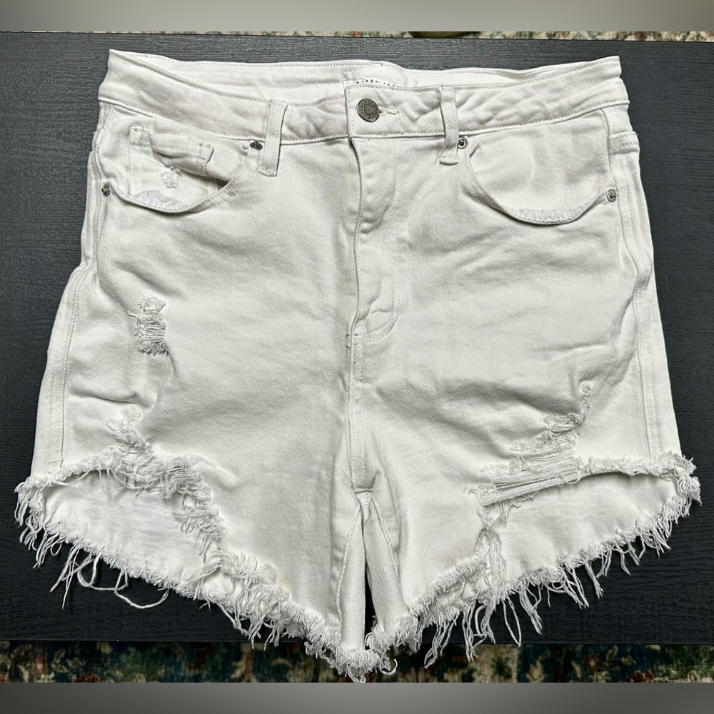Risen white jean shorts size XL